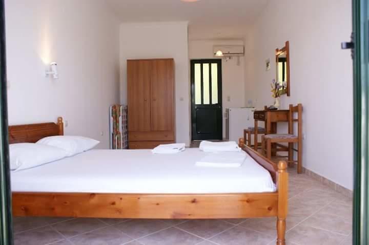 Santas Rooms Asprogerakata Zewnętrze zdjęcie