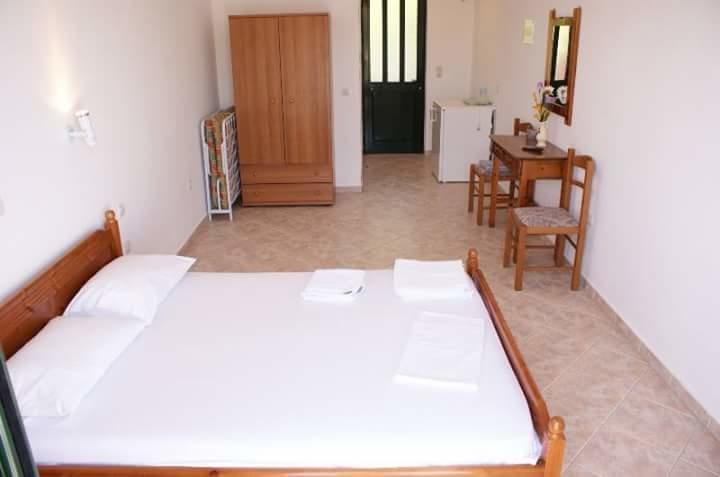 Santas Rooms Asprogerakata Zewnętrze zdjęcie