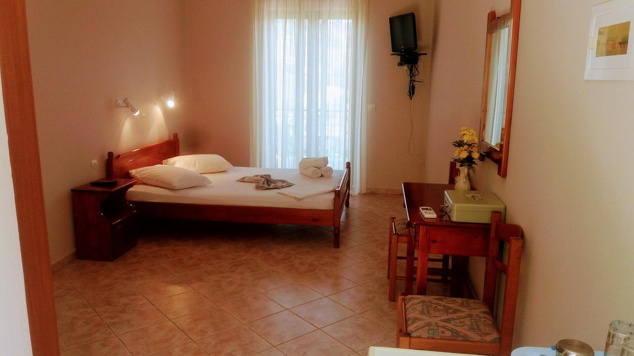 Santas Rooms Asprogerakata Zewnętrze zdjęcie